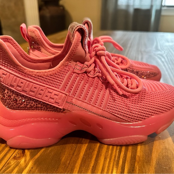 Steve Madden Maxima Sneakers - Picture 4 of 4